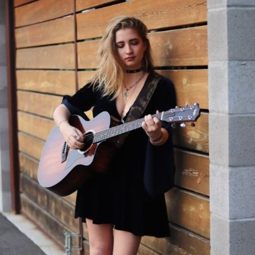 Featured artists - Piper Hays